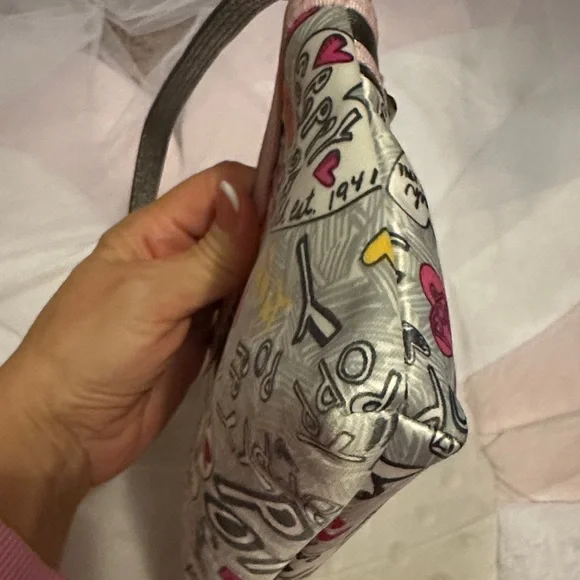 Coach Poppy Graffiti Silver and Pink Wristlet With Heart Design. - Picture 4 of 8